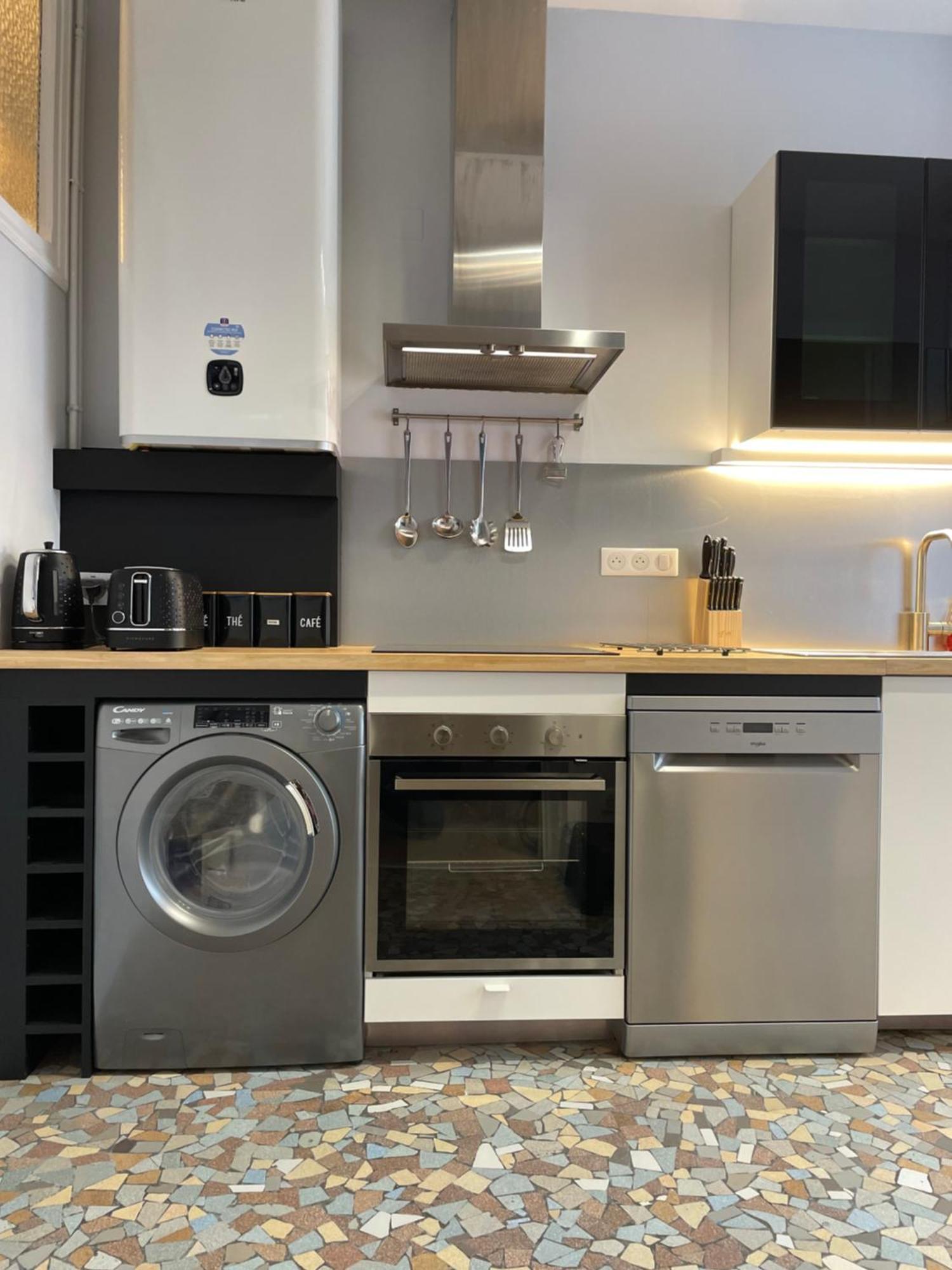 Le Treize Au Coeur Du Bouchon Apartment Троа Екстериор снимка