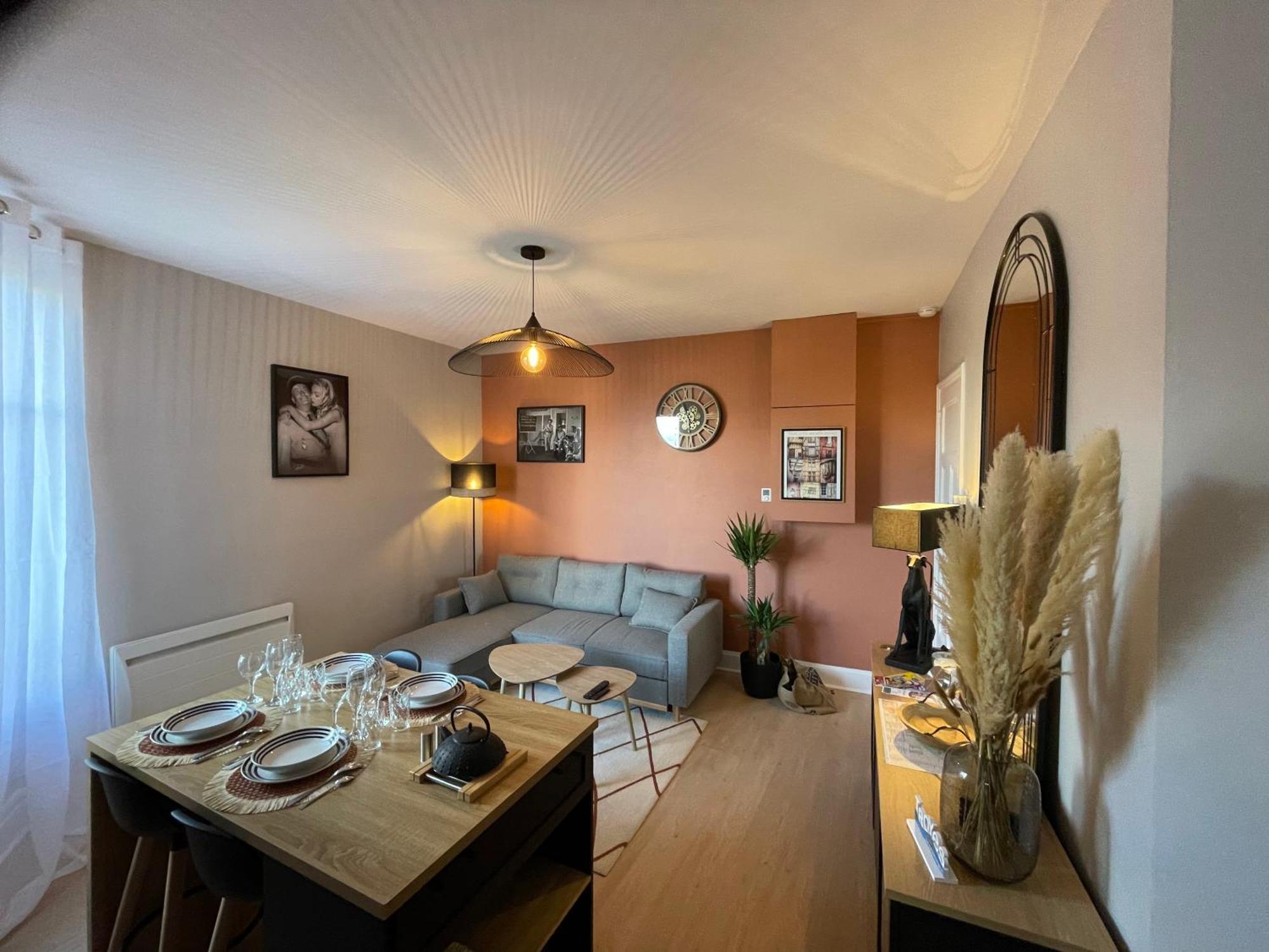 Le Treize Au Coeur Du Bouchon Apartment Троа Екстериор снимка