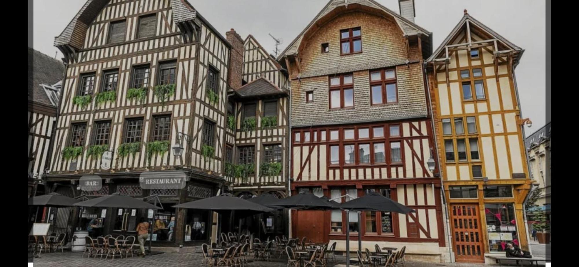 Le Treize Au Coeur Du Bouchon Apartment Троа Екстериор снимка